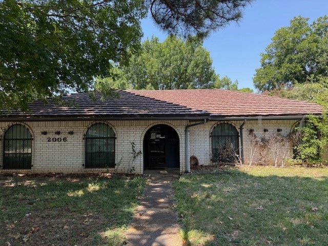 2006 San Jacinto Dr, Arlington, TX 76012 - photo 1