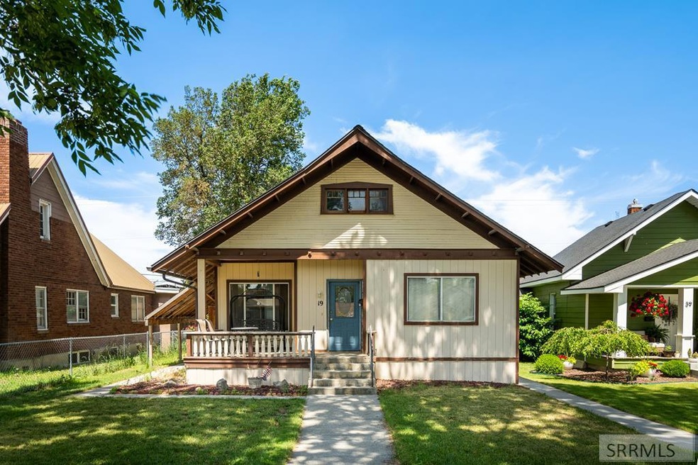 For Sale $400,000 • Co-Listing Agent