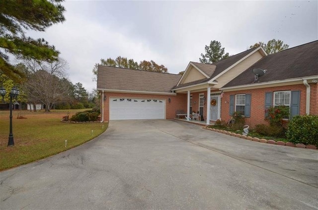 1042 Alma Dr, Macon, GA 31216 - photo 1