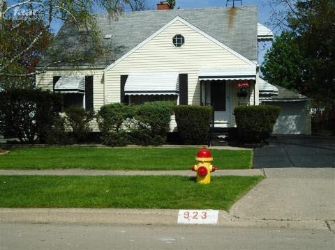 923 Salisbury Ave, Flint, MI 48532 - photo 1