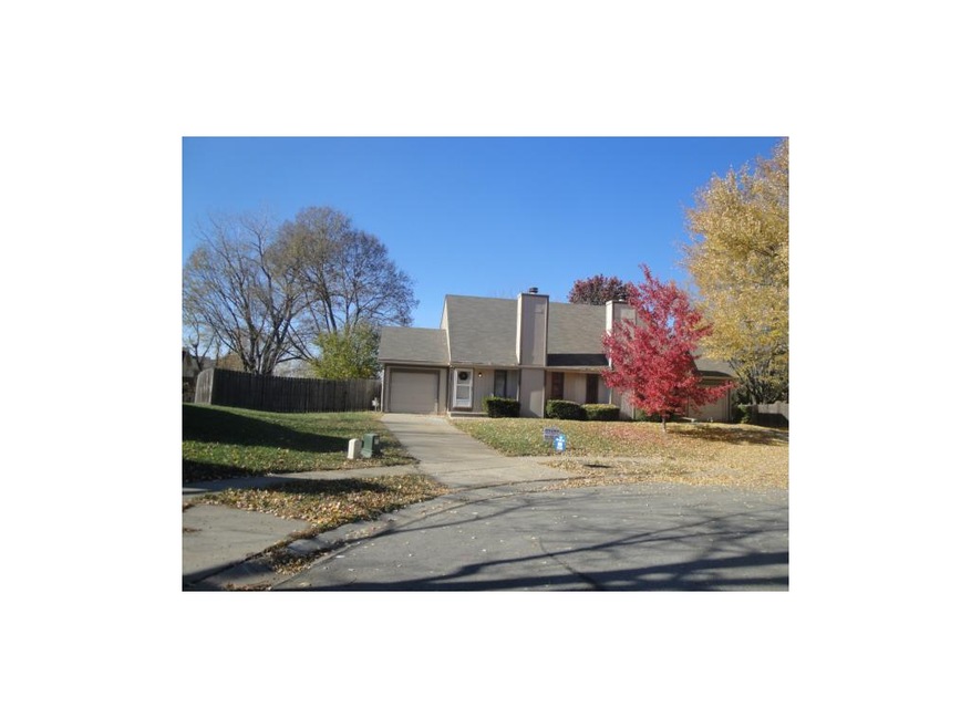 8808 Cottonwood St, Lenexa, KS 66215 - photo 1