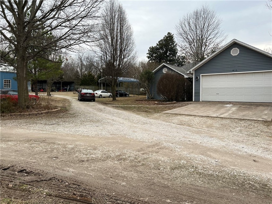 815 Costales Ln, Bethel Heights, AR 72764 - photo 1