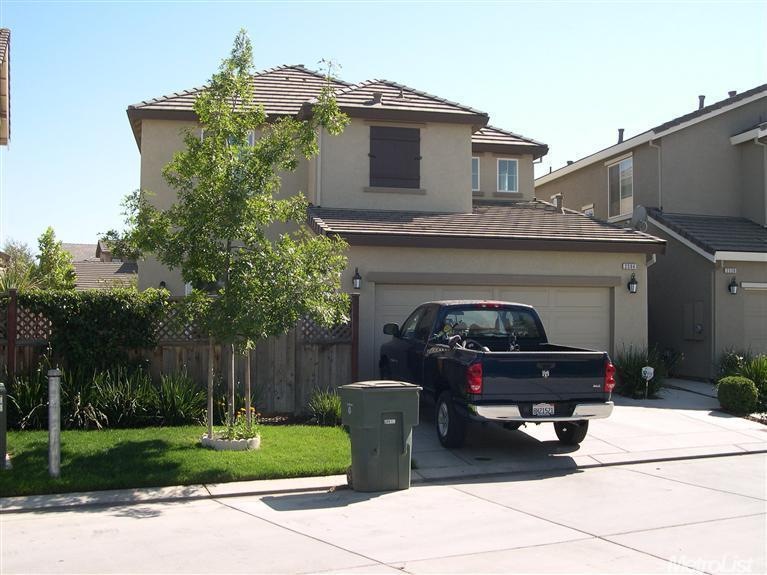 2504 W J St, Oakdale, CA 95361 - photo 1