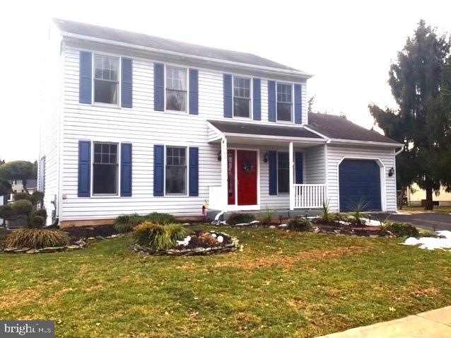 902 Shamrock Ct, Royersford, PA 19468 - photo 1