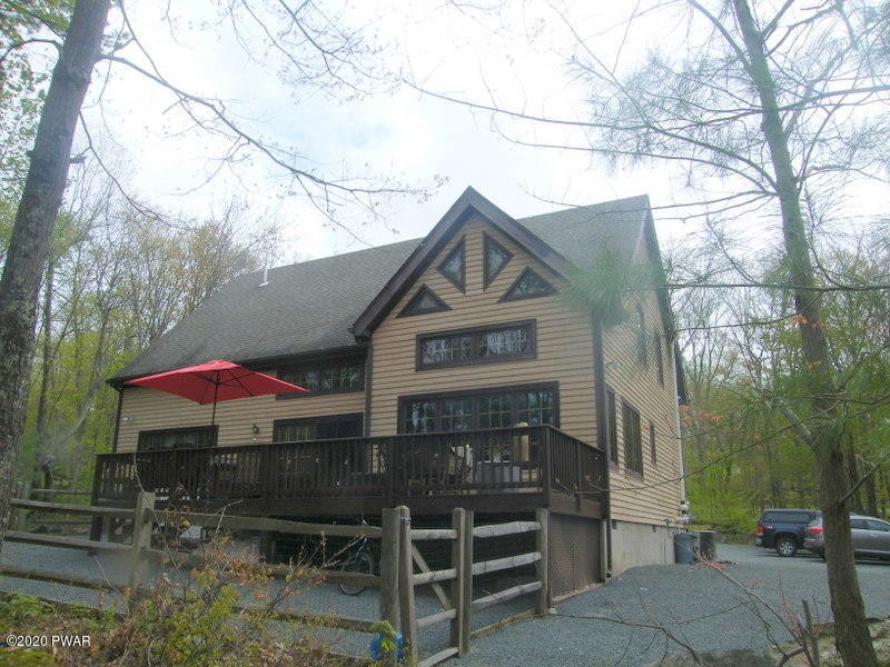 208 Remuda Dr, Hawley, PA 18428 - photo 1