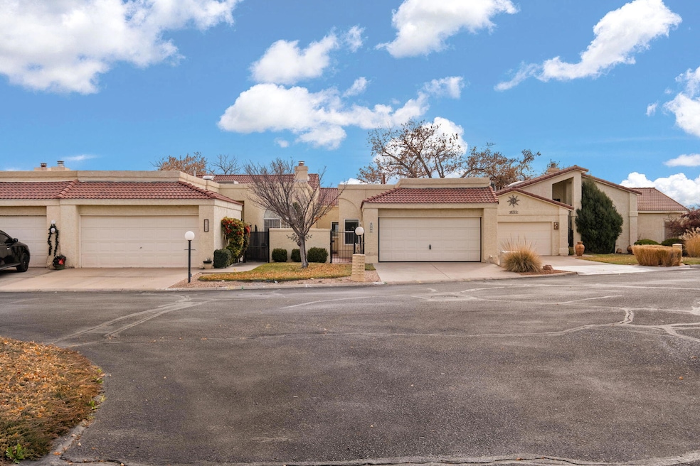 504 Eastlake Dr SE, Rio Rancho, NM 87124 - photo 1