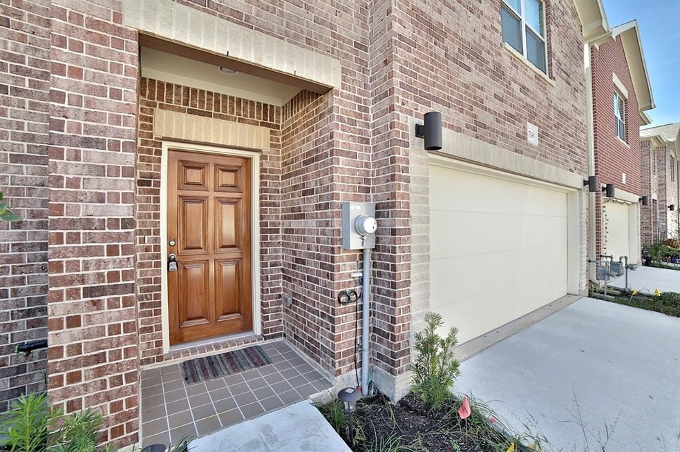 3719 Main Poplar Dr, Houston, TX 77025 - photo 1