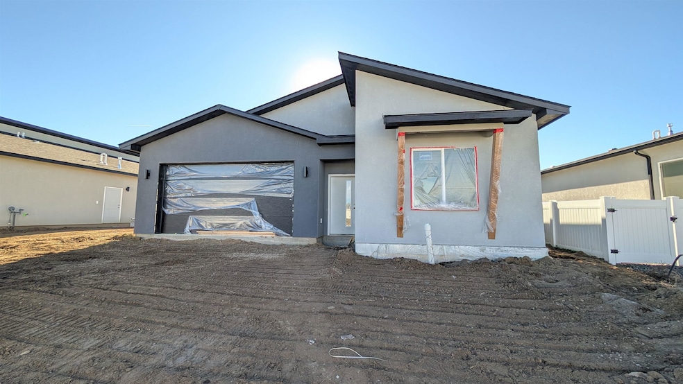 1640 Rusty Rivet Rd, Fruita, CO 81521 - photo 1