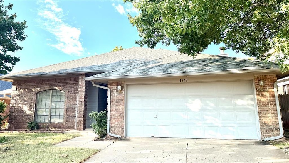 1717 Park View Place, Edmond, OK 73003 - photo 1