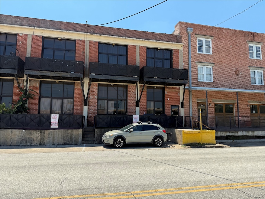 915 N San Jacinto St unit 1D, Houston, TX 77002 - photo 1