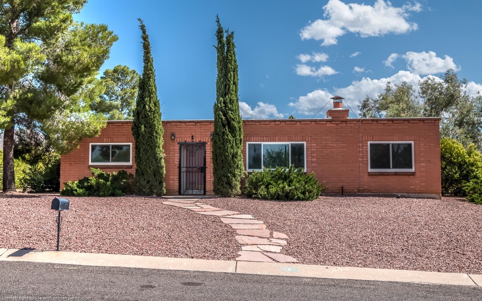 01 Front of Home-7959 bal