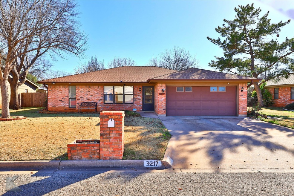 3217 Westchester Dr, Abilene, TX 79606 - photo 1