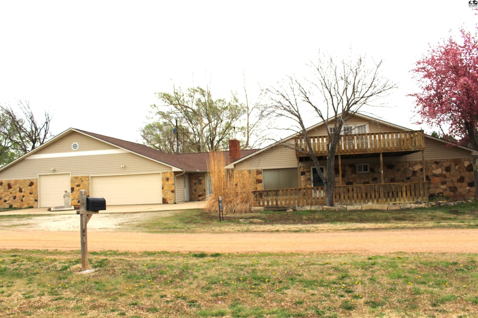 2120 Strassburg, Marion, KS 66861 - photo 1