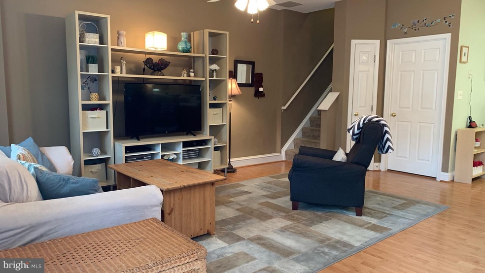 817 Oyster Ct, Odenton, MD 21113 - photo 1