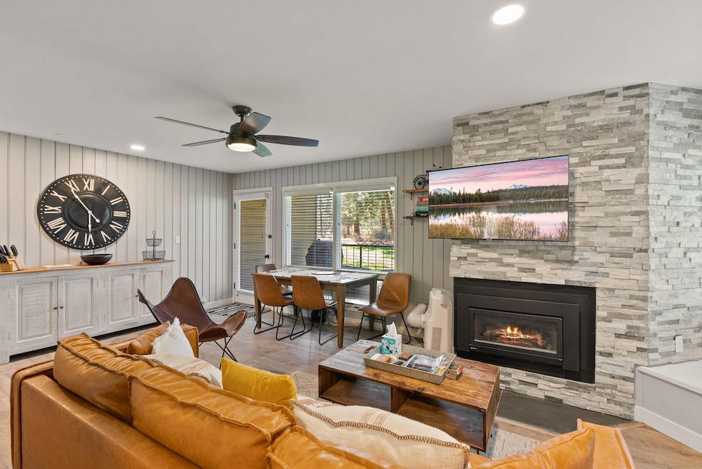 19717 SW Mount Bachelor Dr unit 154, Bend, OR 97702 - photo 1