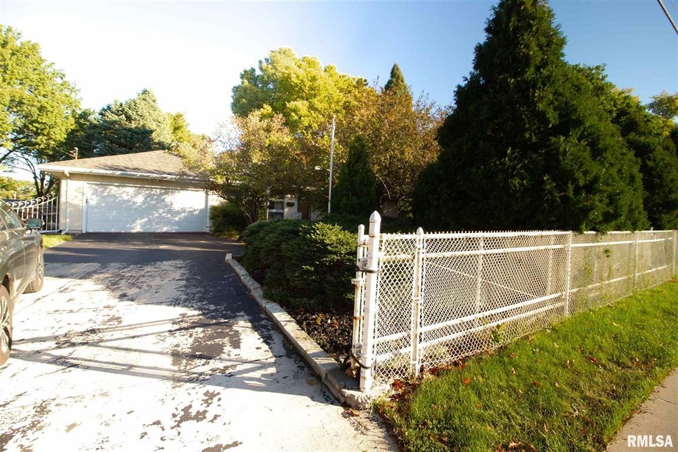 1728 Middle Rd, Bettendorf, IA 52722 - photo 1