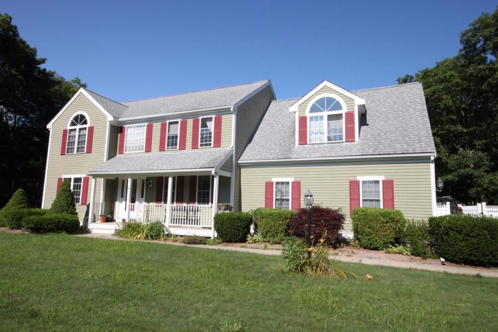 33 Country Club Ln, East Falmouth, MA 02536 - photo 1