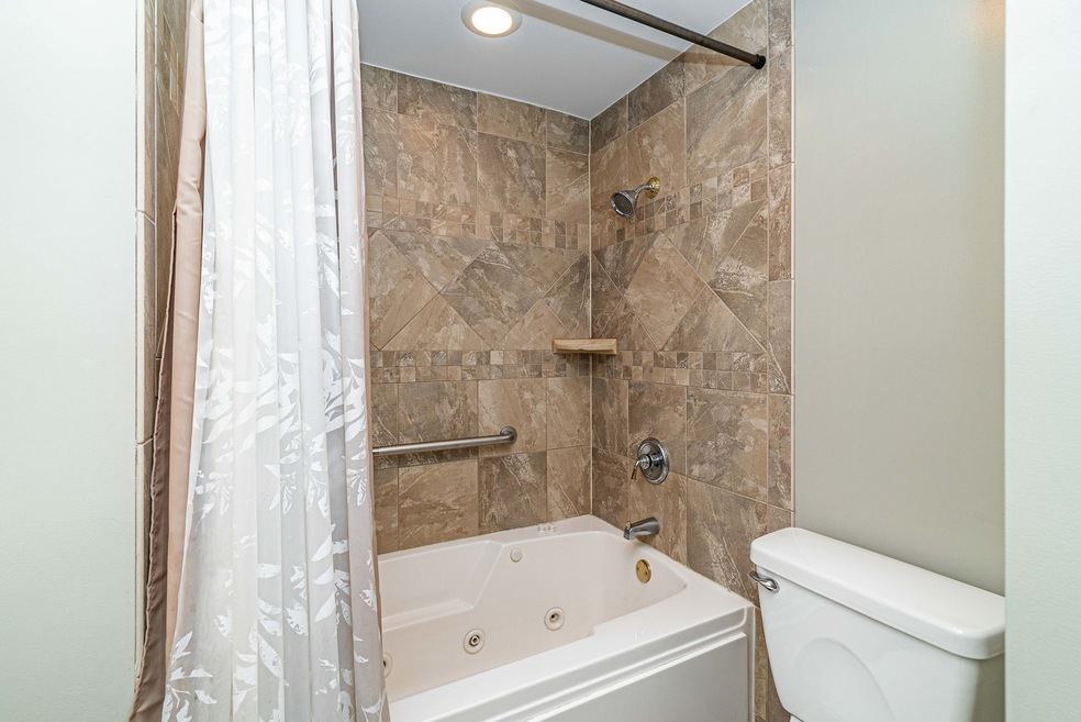 535 Skyline Dr, Algonquin, IL 60102 - photo 1