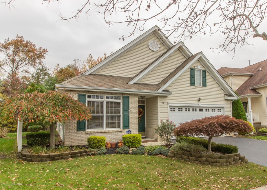 20 Wellington St, Holmdel, NJ 07733 - photo 1