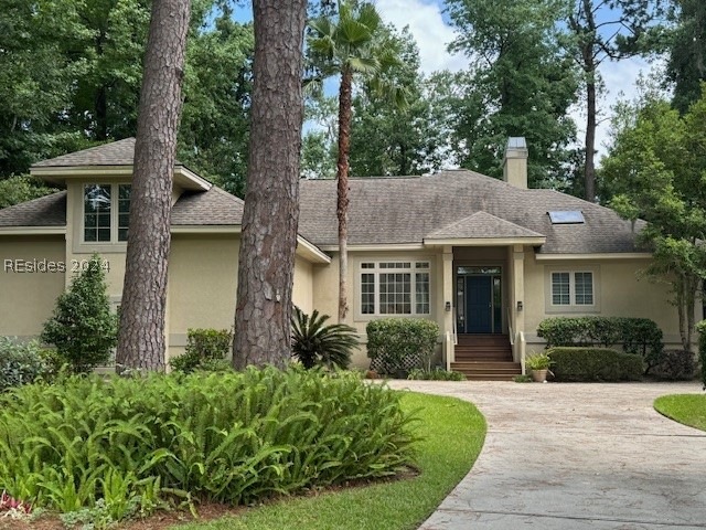 Inviting entry to this 4 bedroom home