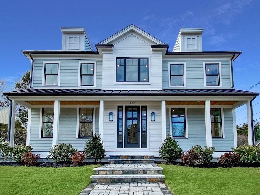 547 Webster St, Needham Heights, MA 02494 - photo 1