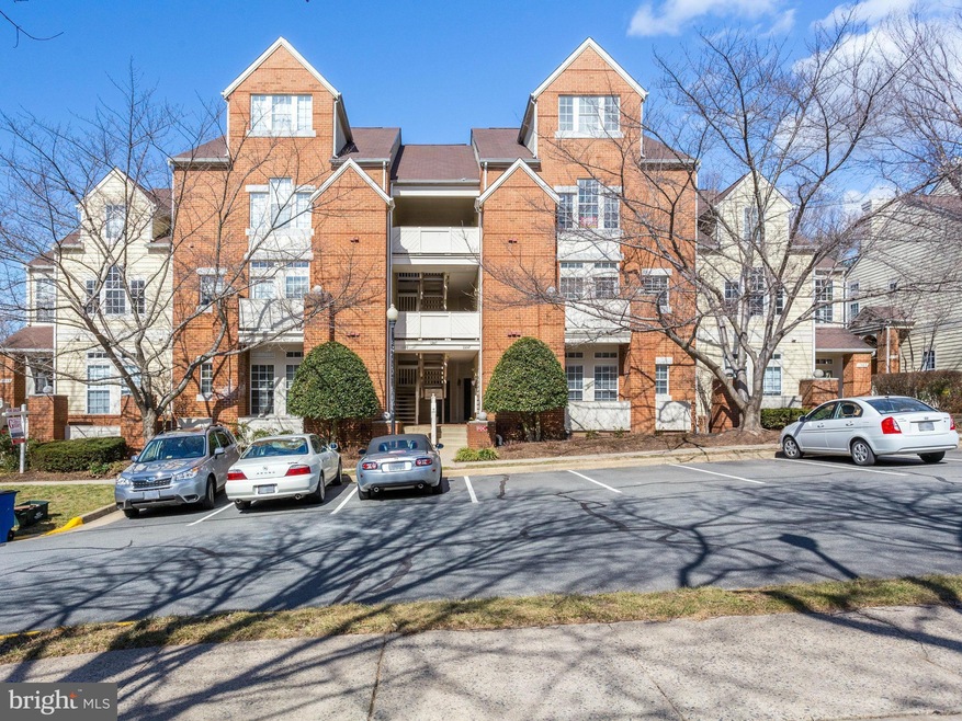 1367C Garden Wall Cir unit 710, Reston, VA 20194 - photo 1