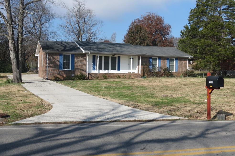 1203 Fairfield Pike, Shelbyville, TN 37160 - photo 1