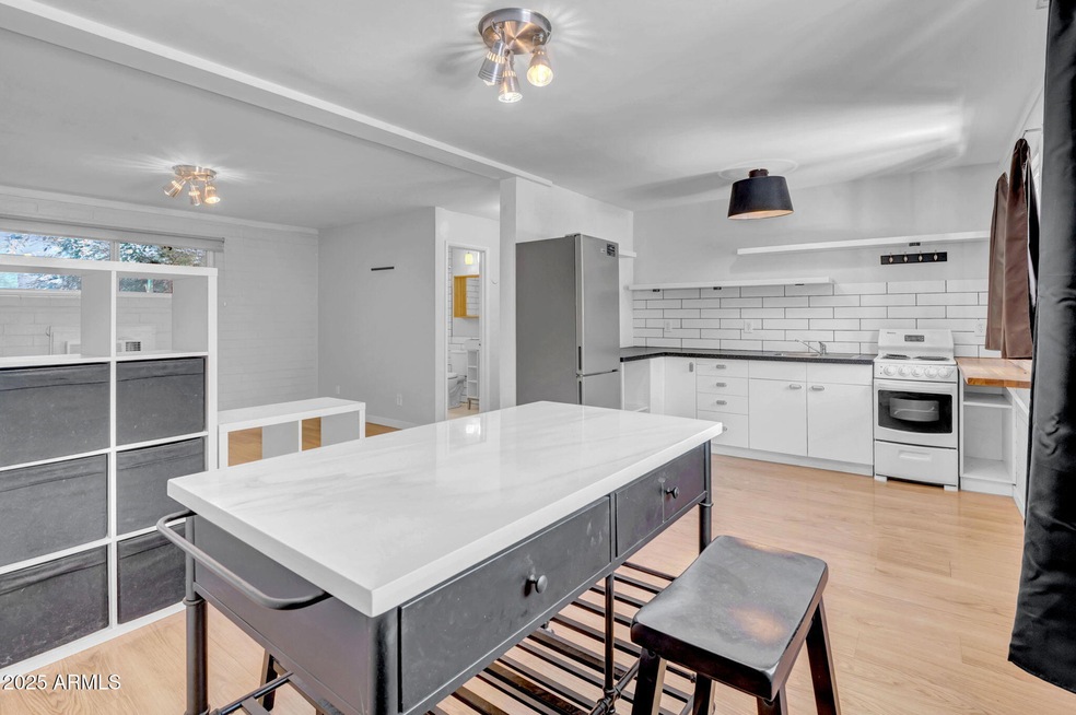 7-web-or-mls-821 N 3rd St-7