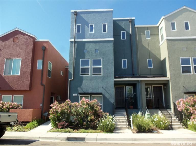 10881 Wraysbury Way, Rancho Cordova, CA 95670 - photo 1