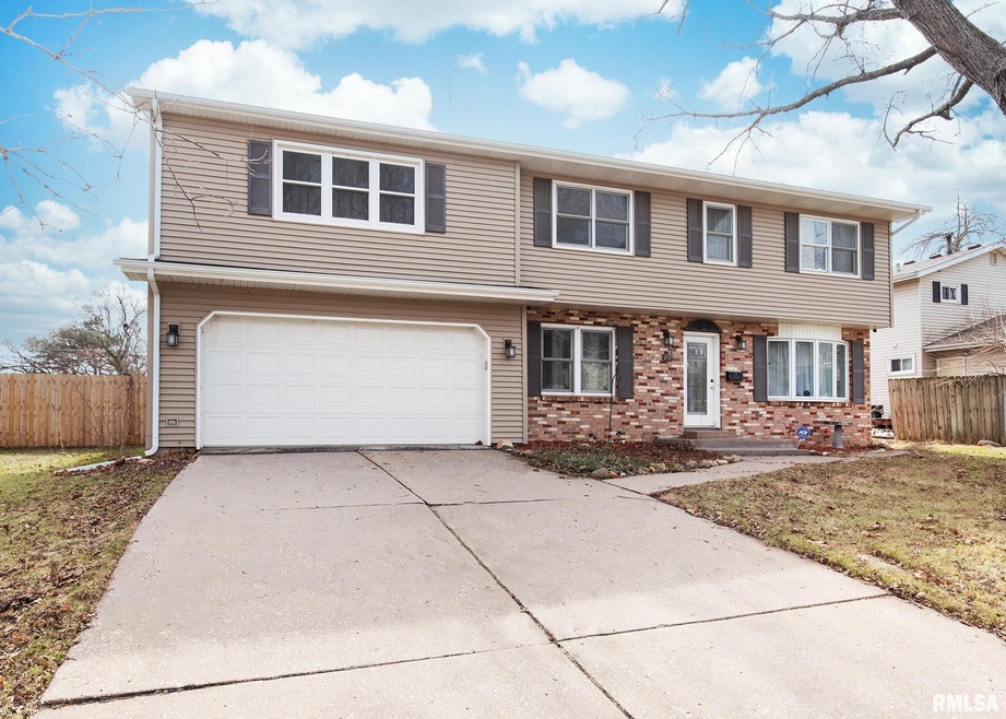 217 Westerfield Rd, Davenport, IA 52806 - photo 1