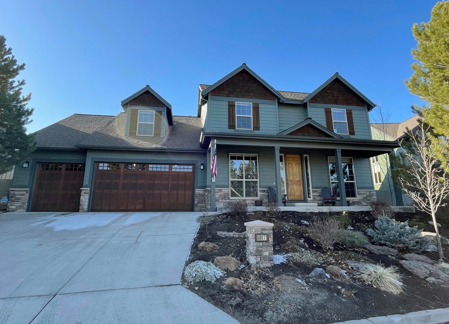 60871 Goldenwood Loop, Bend, OR 97702 - photo 1