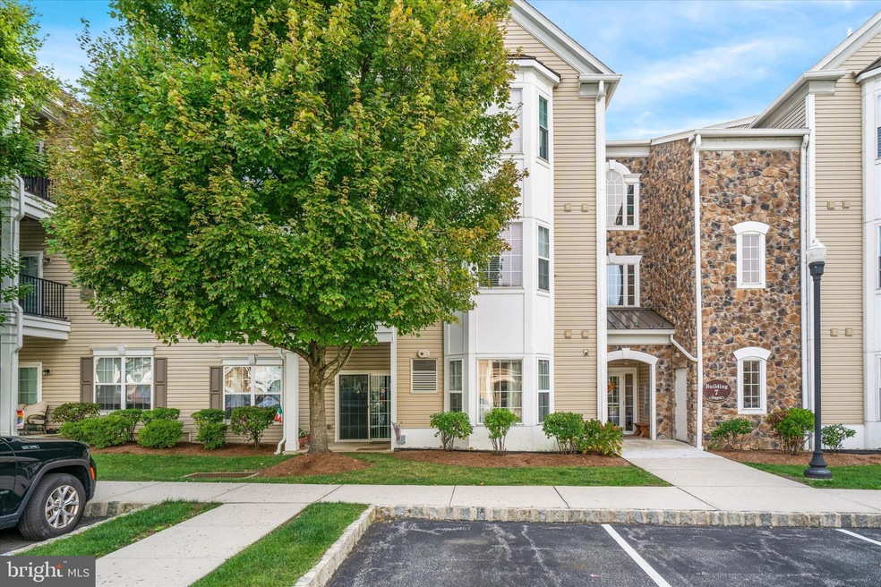 711 Creekside Dr unit 73, Brookhaven, PA 19015 - photo 1