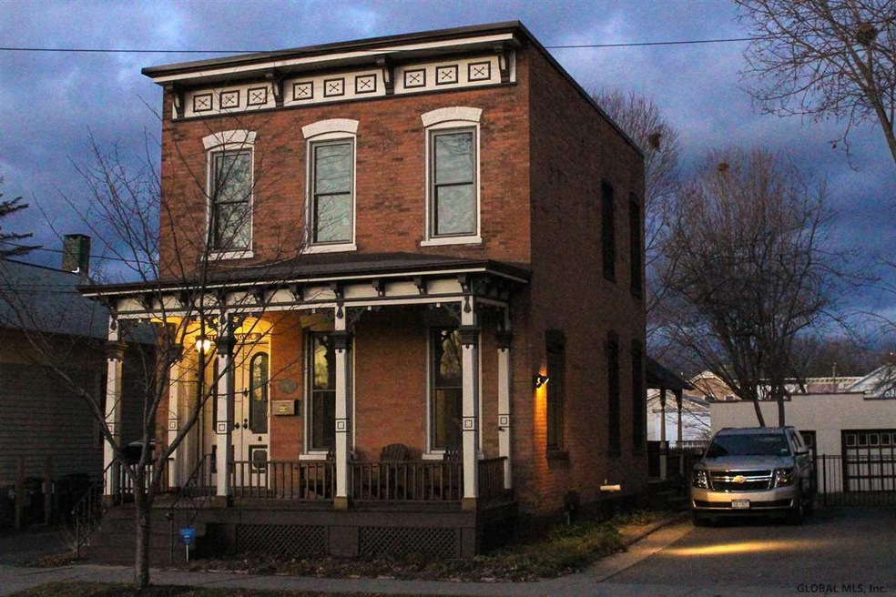 91 Division St, Saratoga Springs, NY 12866 - photo 1