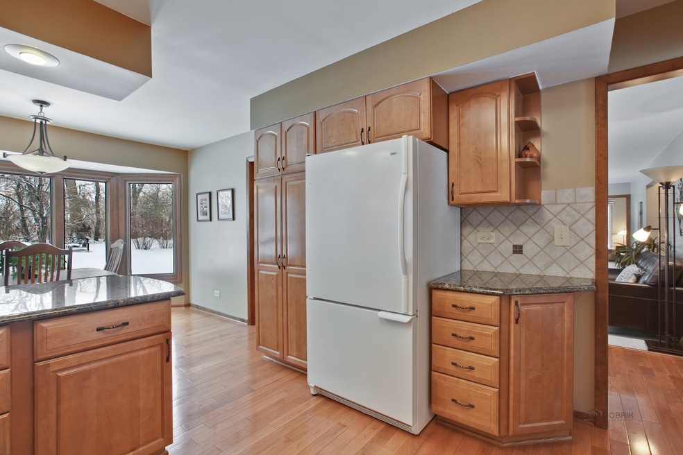 755 Sprucetree Ln, Algonquin, IL 60102 - photo 1