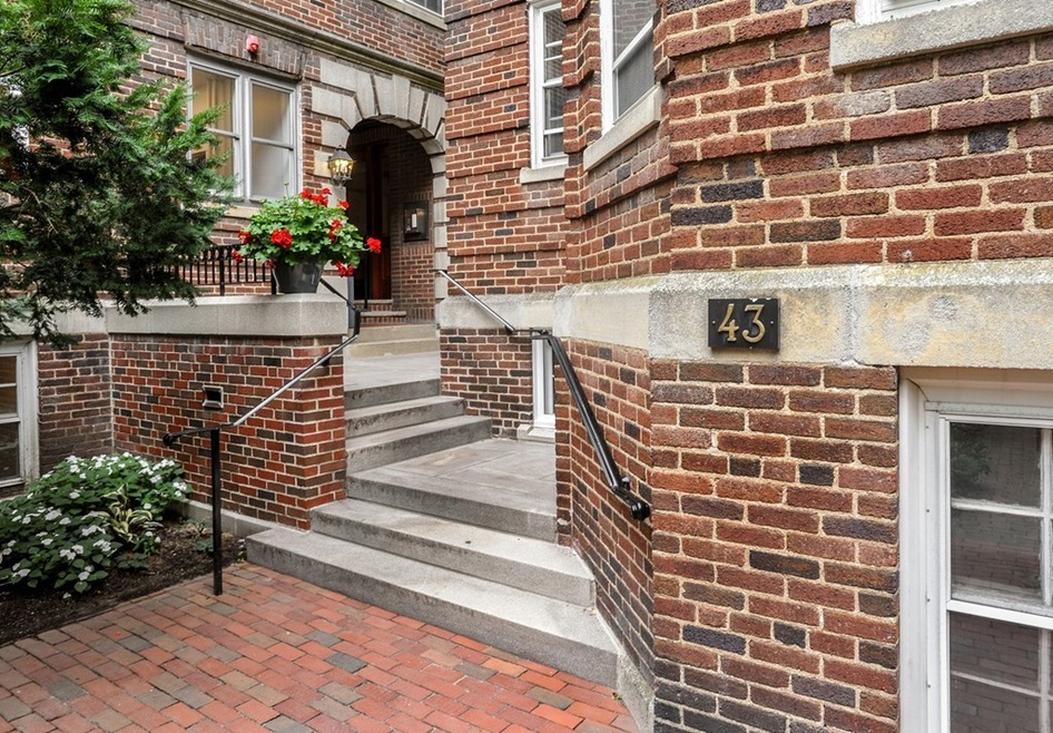 43 Linnaean St unit 47, Cambridge, MA 02138 - photo 1