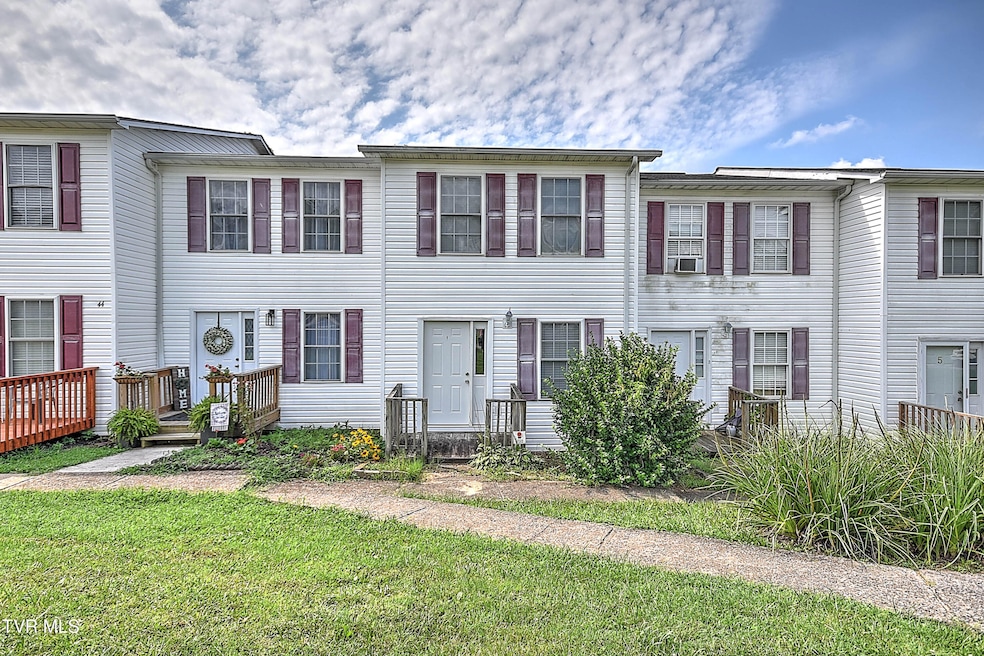 44 Tulip Grove Cir unit 3, Bristol, TN 37620 - photo 1