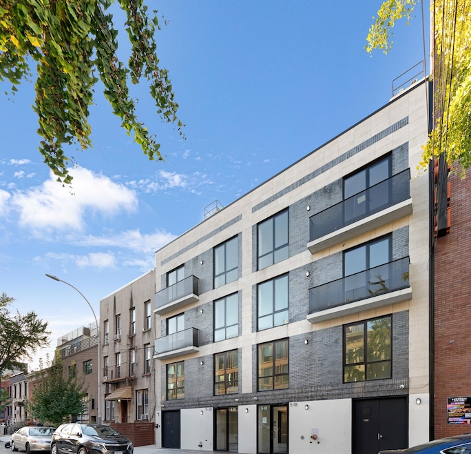 Sold $1,995,000 • Co-Listing Agent