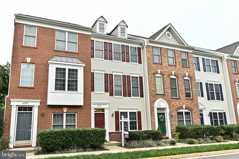 42791 Smallwood Terrace, Chantilly, VA 20152 - photo 1