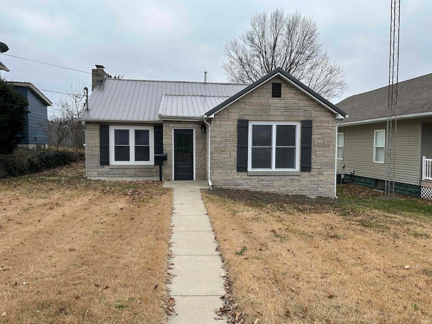 455 W Main St, Bloomfield, IN 47424 - photo 1