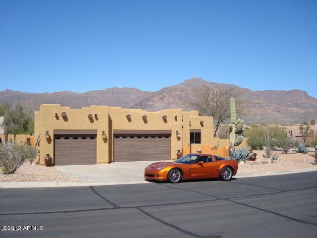 SPECTACULAR MOVE IN READY CUSTOM HOME!