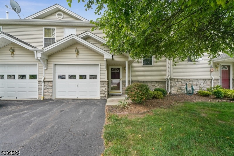 6 Stonehill Rd, Hamburg, NJ 07419 - photo 1