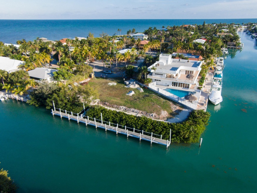 Lot on Duck Key 1-00144