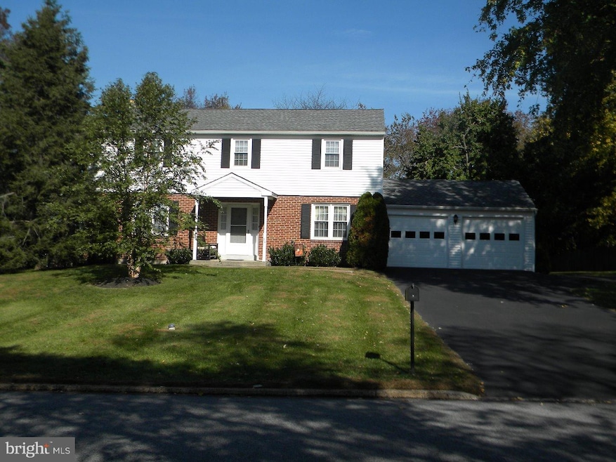 34 S Forge Manor Dr, Phoenixville, PA 19460 - photo 1