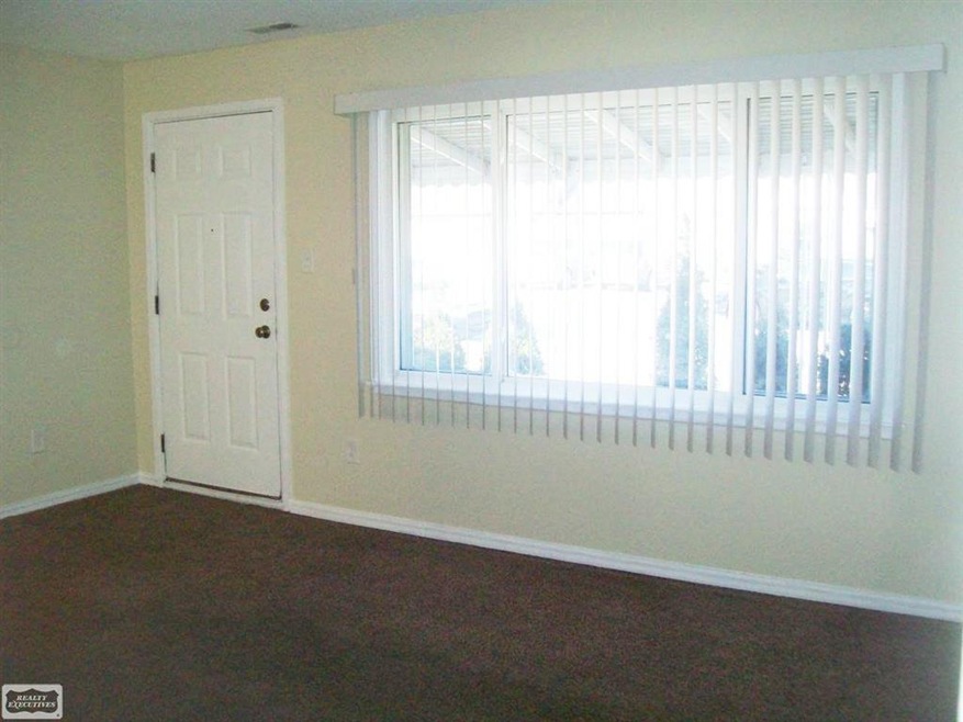 27300 Woodmont St, Roseville, MI 48066 - photo 1