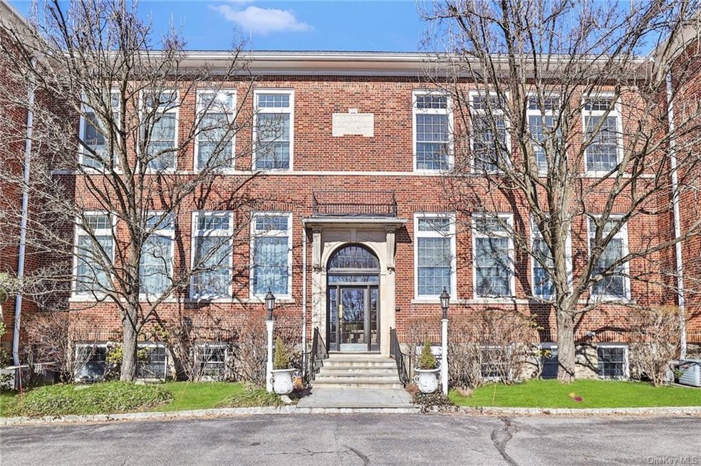 20 Whippoorwill Rd E unit 1C, Armonk, NY 10504 - photo 1