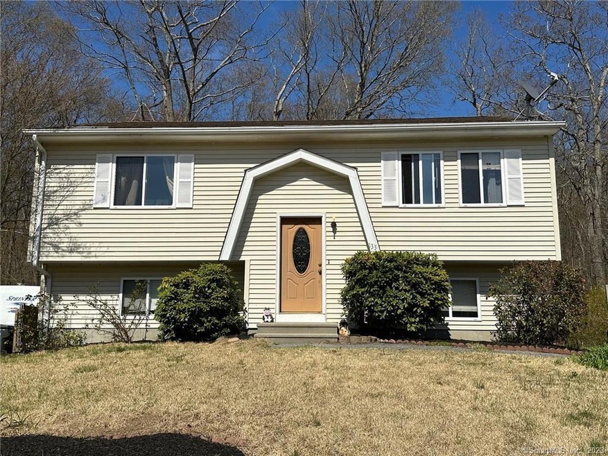 133 Colonial Rd, Plainfield, CT 06374 - photo 1