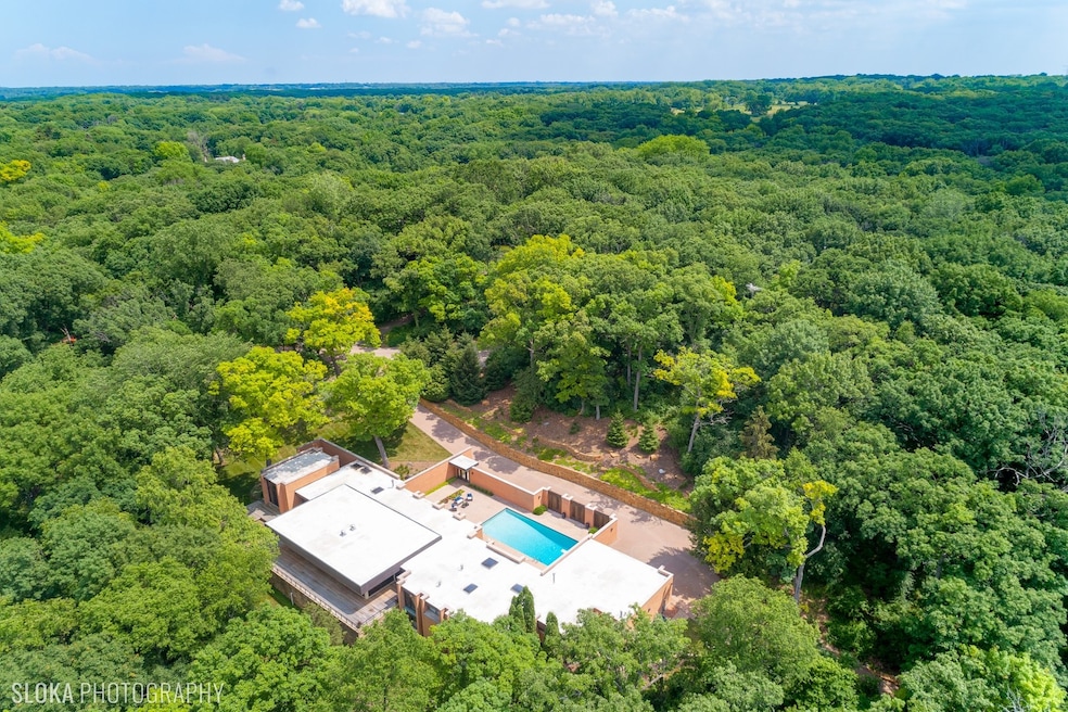 4 Wood Rock Rd, Barrington, IL 60010 - photo 1