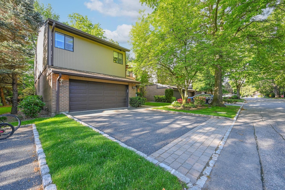 Sold $1,288,000 • Co-Listing Agent