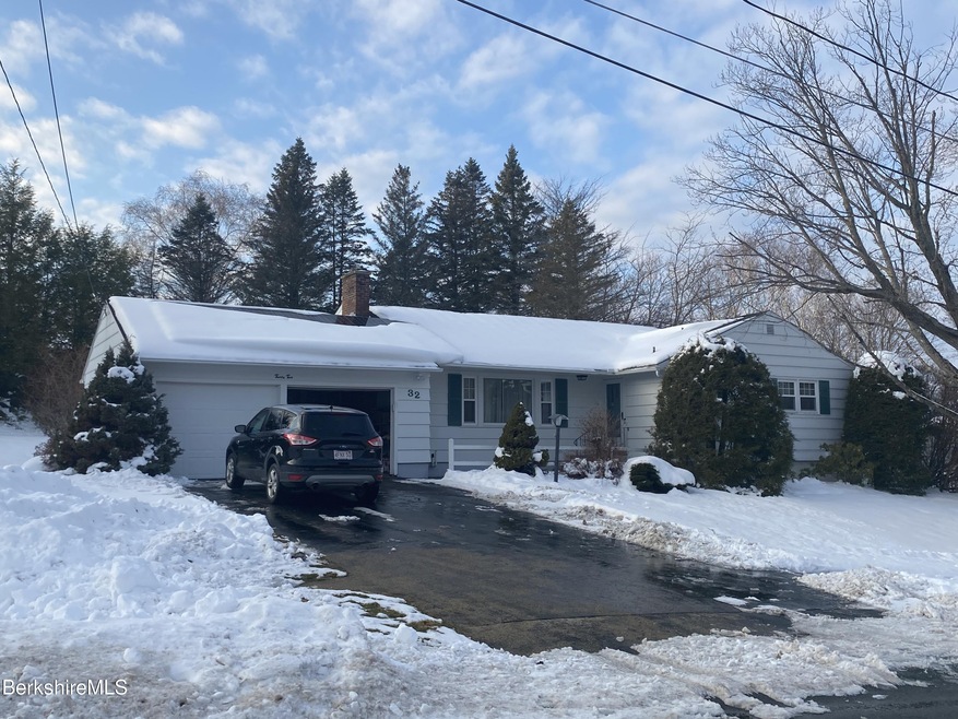 32 Deborah Ave, Pittsfield, MA 01201 - photo 1