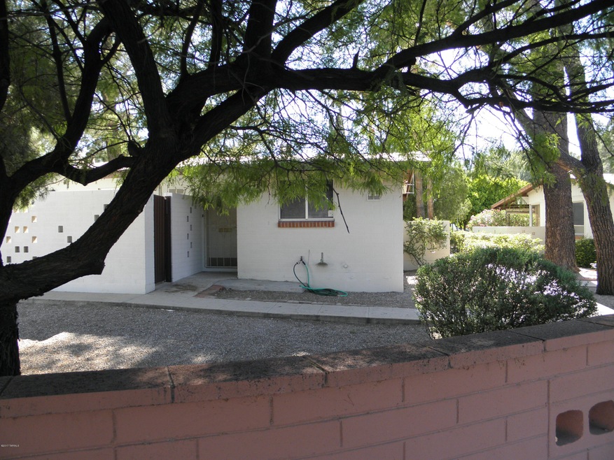 ENTRANCE AND GATE TO FRONT PATIO